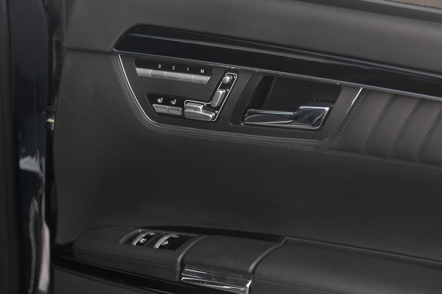 Used Mercedes-Benz S Class 2009 for sale - 77662599: Photo 40