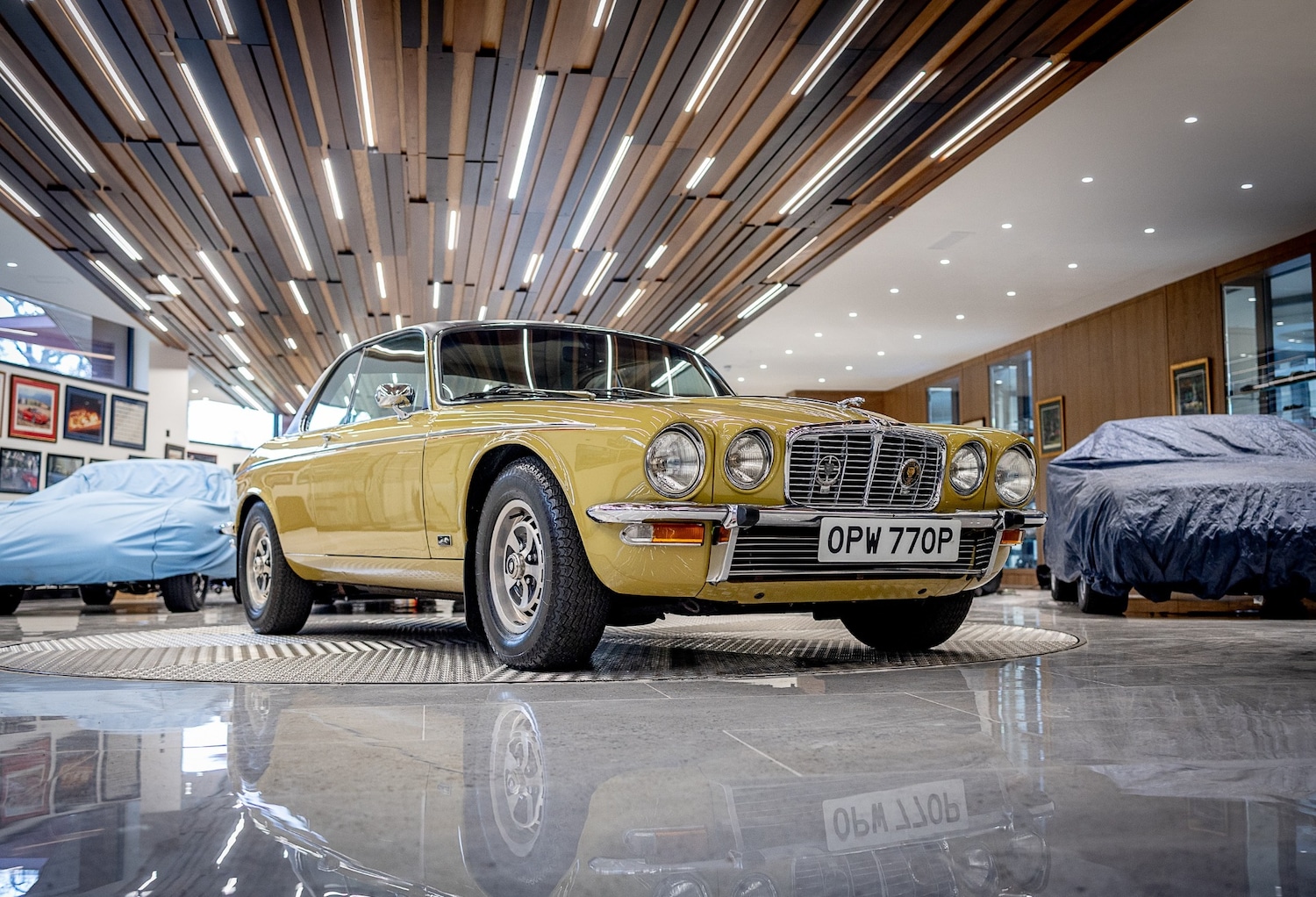 Used Jaguar XJ 1975 for sale - 77446888: Photo 12