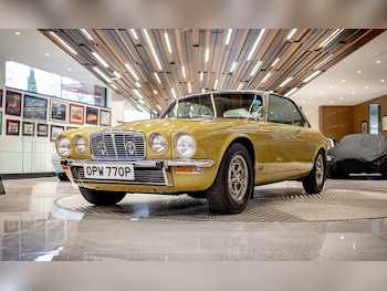Used Jaguar XJ 1975 for sale - 77446888: Photo