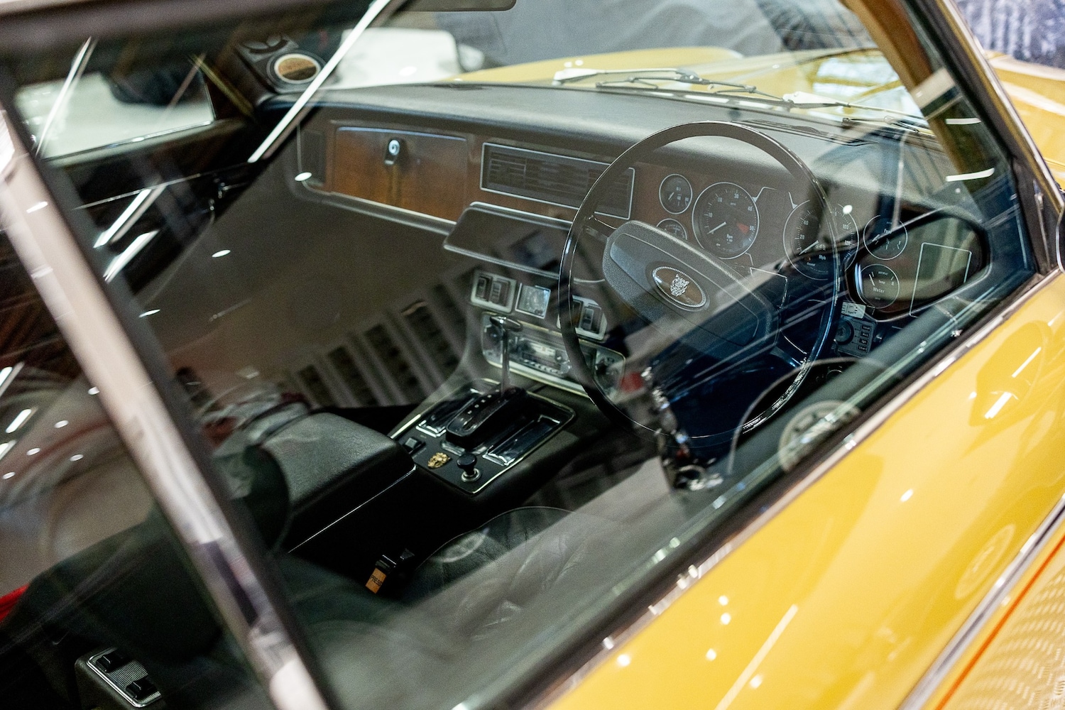 Used Jaguar XJ 1975 for sale - 77446888: Photo 27