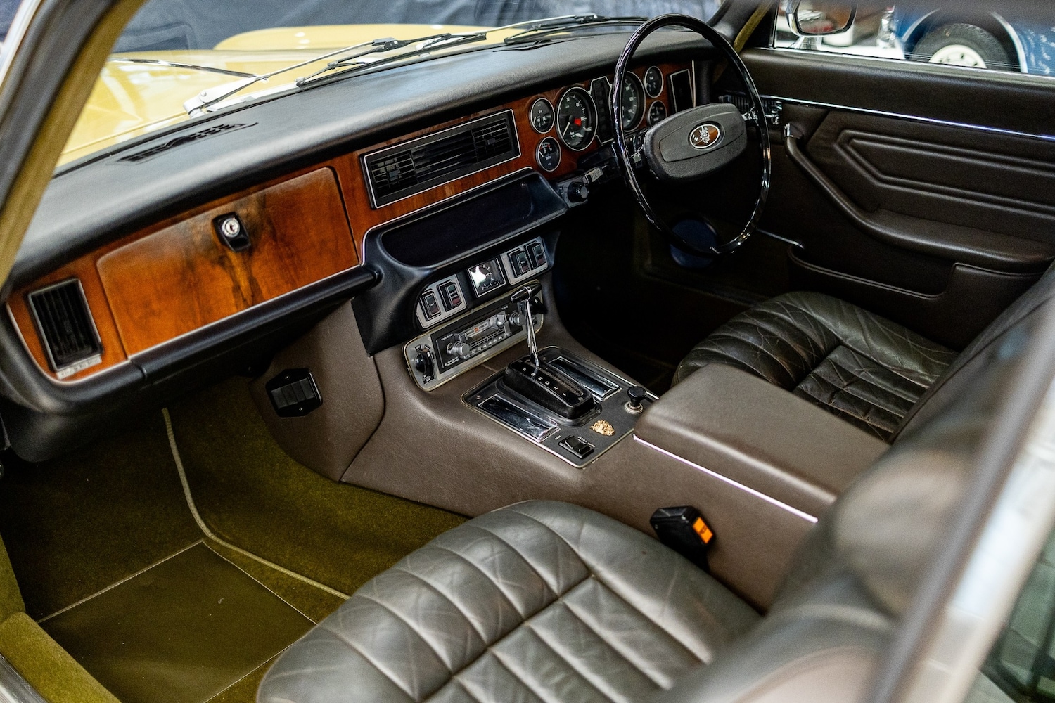 Used Jaguar XJ 1975 for sale - 77446888: Photo 59