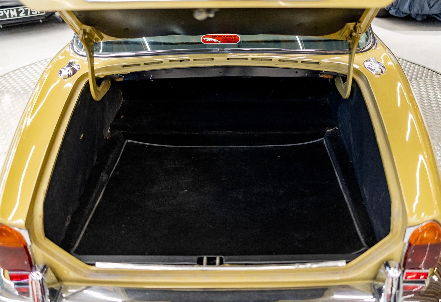 Used Jaguar XJ 1975 for sale - 77446888: Photo 61