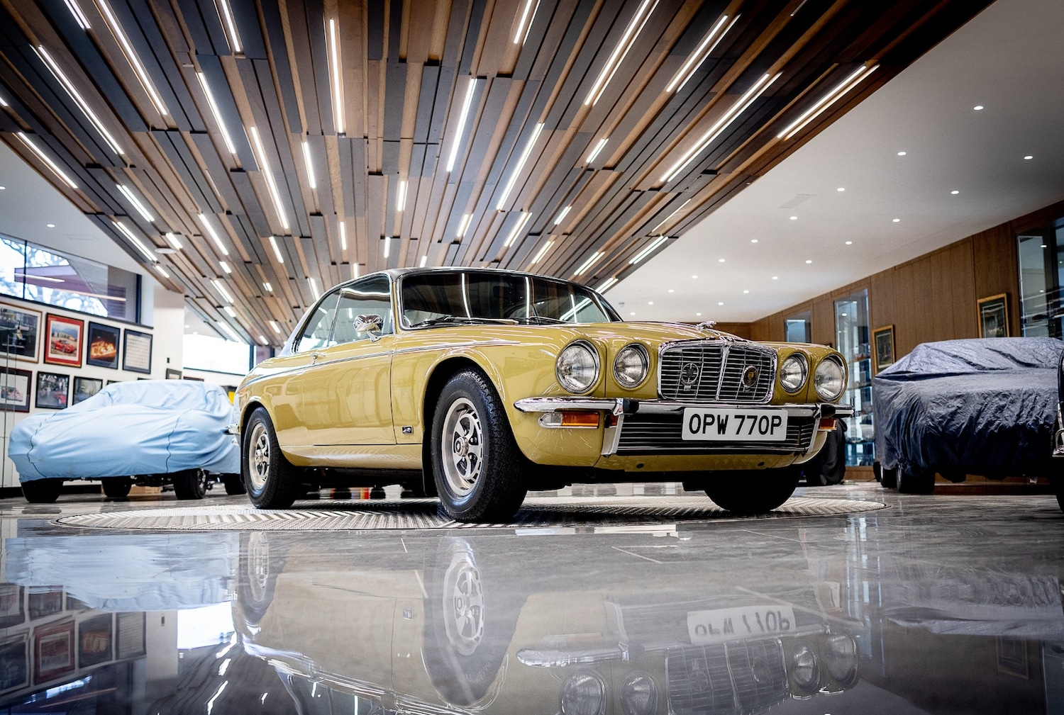 Used Jaguar XJ 1975 for sale - 77446888: Photo 9