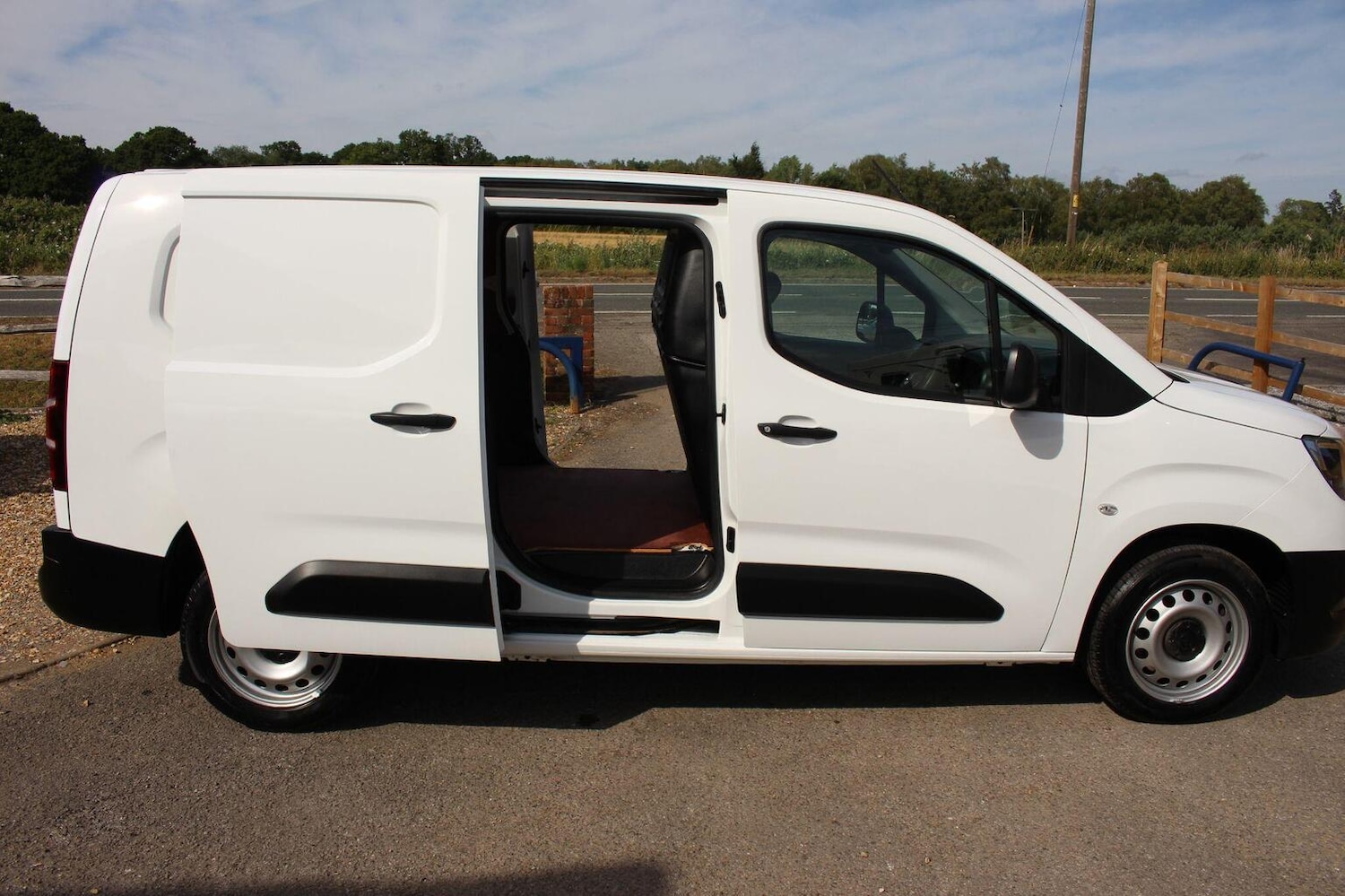 Used Vauxhall Combo 2021 for sale - 76837071: Photo 1