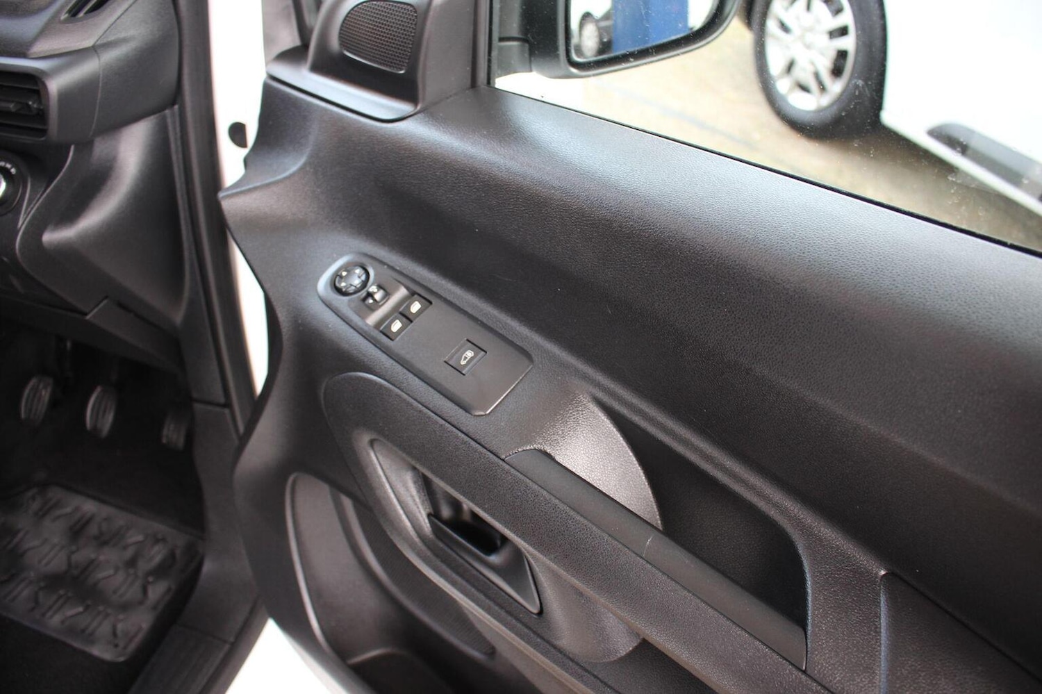 Used Vauxhall Combo 2021 for sale - 76837071: Photo 8