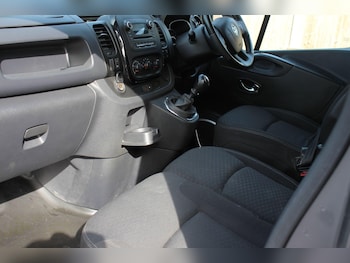 Used Vauxhall Vivaro 2017 for sale - 78685820: Photo