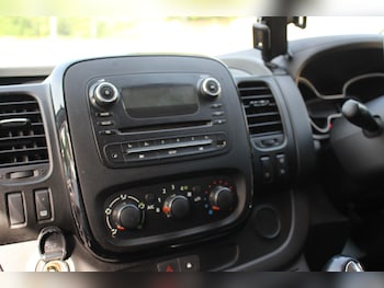 Used Vauxhall Vivaro 2017 for sale - 78685820: Photo
