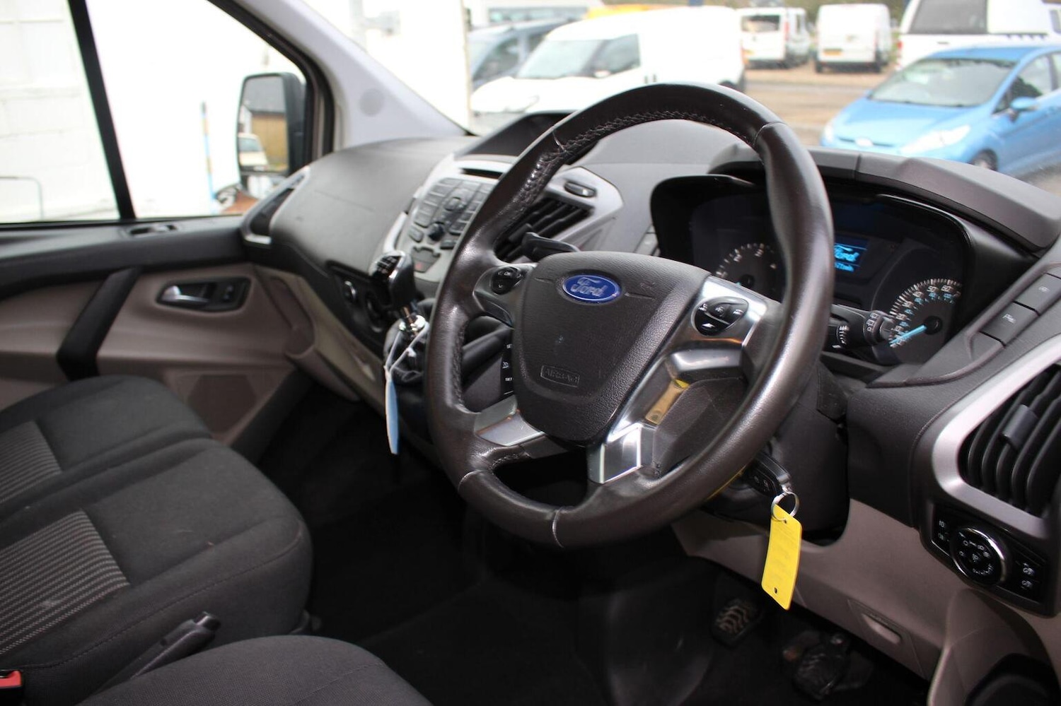 Used Ford Tourneo Custom 2017 for sale - 76741347: Photo 3