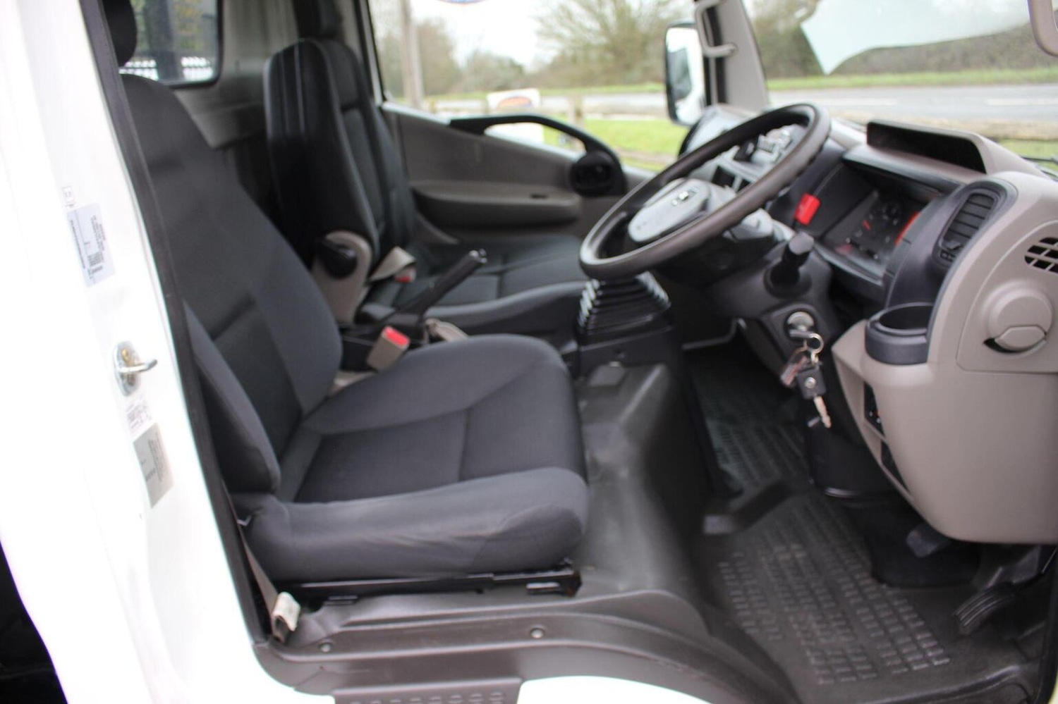 Used Nissan Cabstar 2015 for sale - 77453149: Photo 2