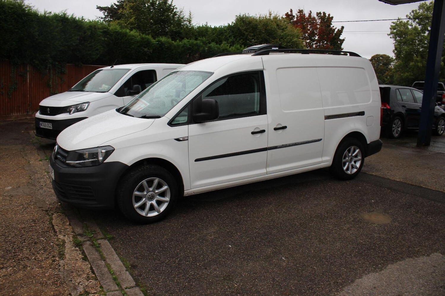 Used Volkswagen Caddy Maxi 2016 for sale - 76164543: Photo 1