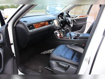 Used Volkswagen Touareg 2012 for sale - 78860723: Photo