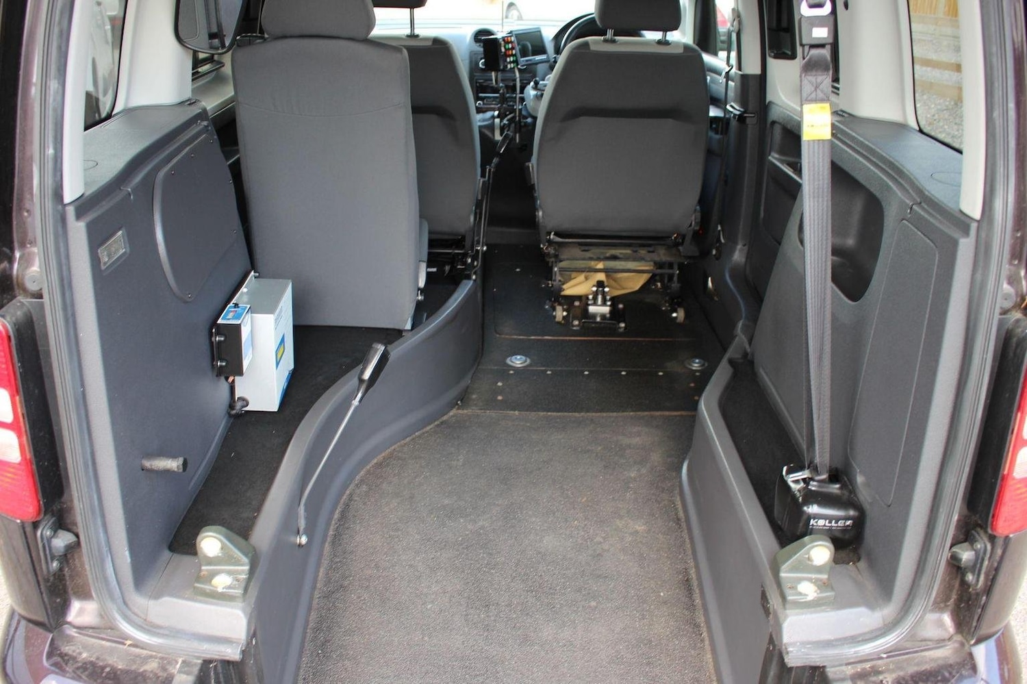 Used Volkswagen Caddy Life 2012 for sale - 77303788: Photo 2