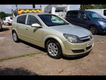 2004 - 1.6i 16V Club 5dr
