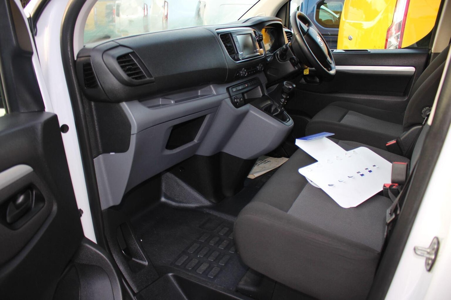 Used Vauxhall Vivaro 2022 for sale - 76725710: Photo 2