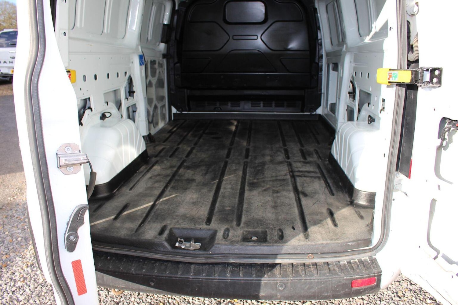 Used Ford Transit Custom 2023 for sale - 78057103: Photo 4