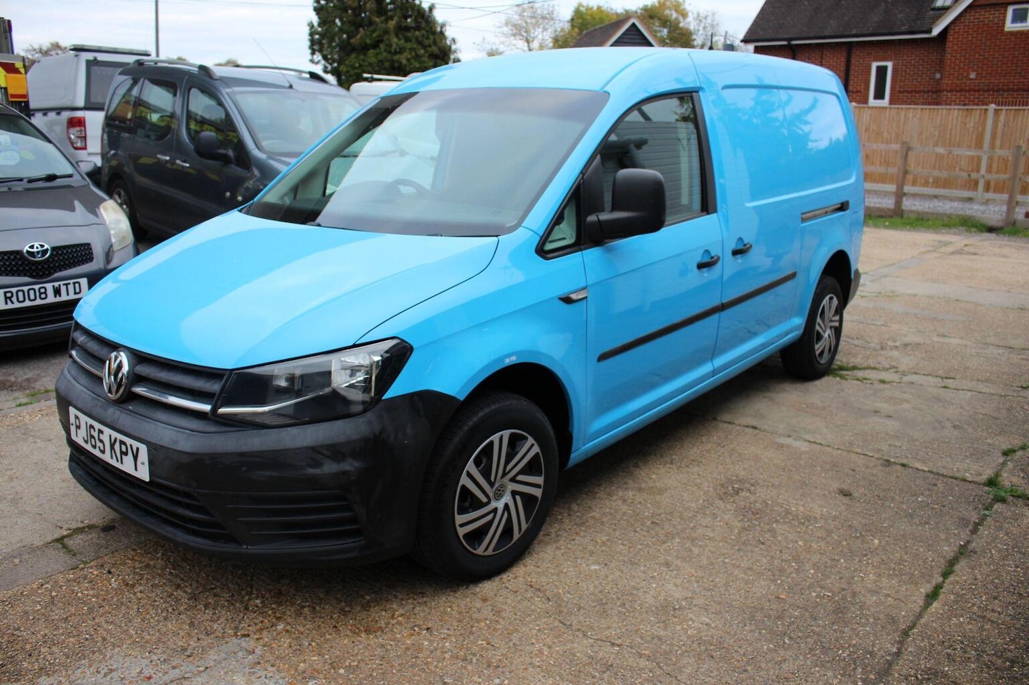 Used Volkswagen Caddy Maxi 2015 for sale - 76030793: Photo 1