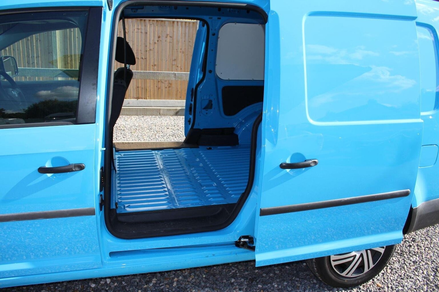 Used Volkswagen Caddy Maxi 2015 for sale - 76030793: Photo 2