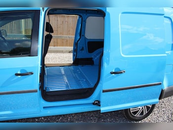 Used Volkswagen Caddy Maxi 2015 for sale - 76030793: Photo 2