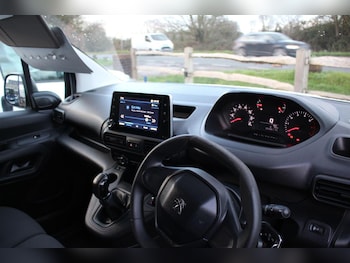 Used Peugeot Partner 2019 for sale - 77508593: Photo