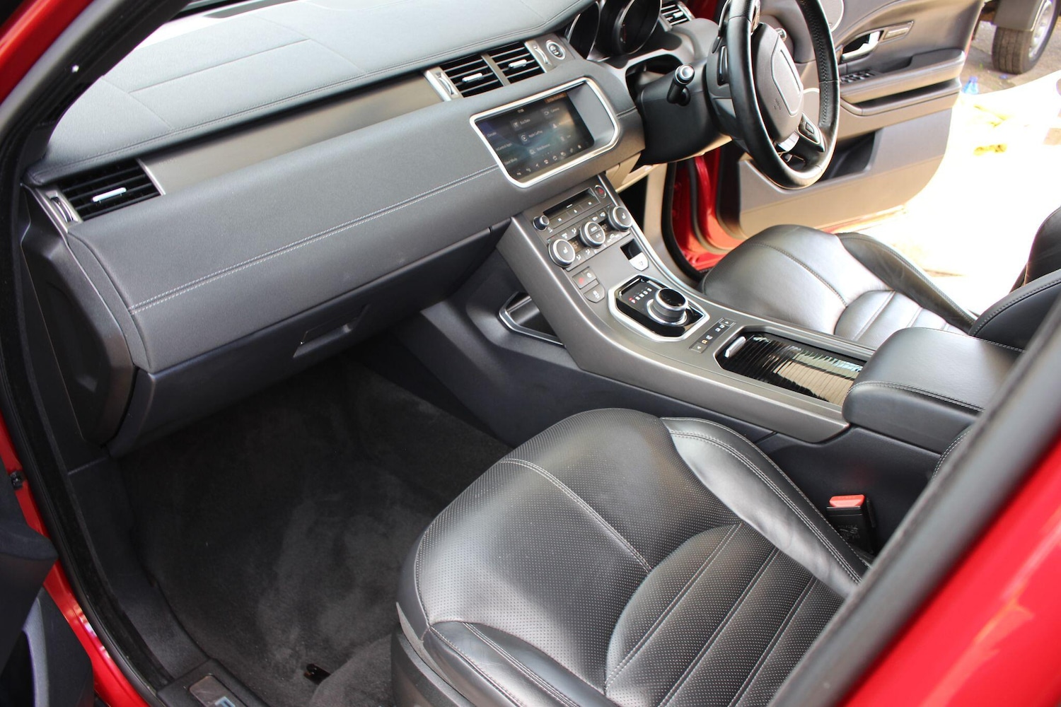 Used Land Rover Range Rover Evoque 2018 for sale - 78190497: Photo 2