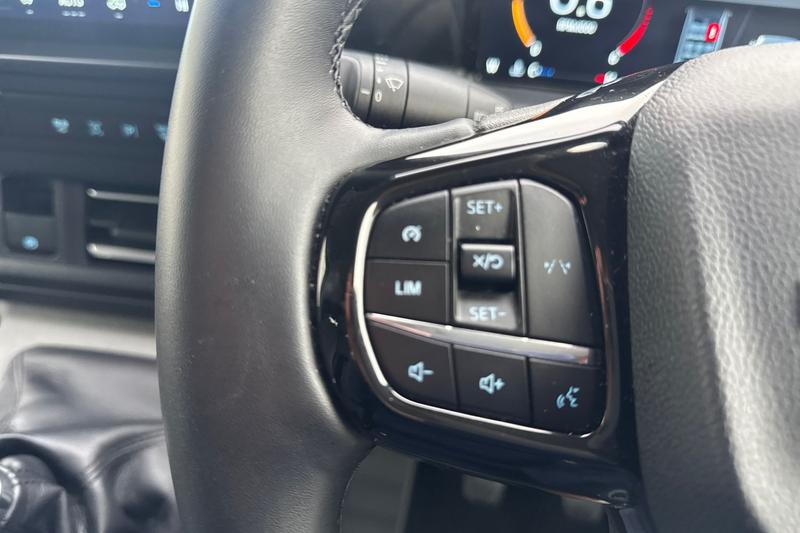 Used Ford Transit Custom 2025 for sale - 77204953: Photo 28