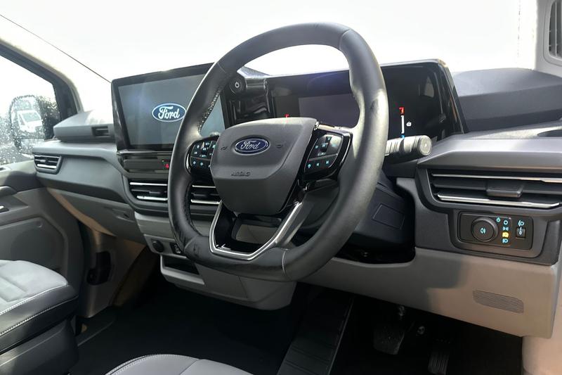 Used Ford E-Tourneo Custom 2025 for sale - 76920046: Photo 14
