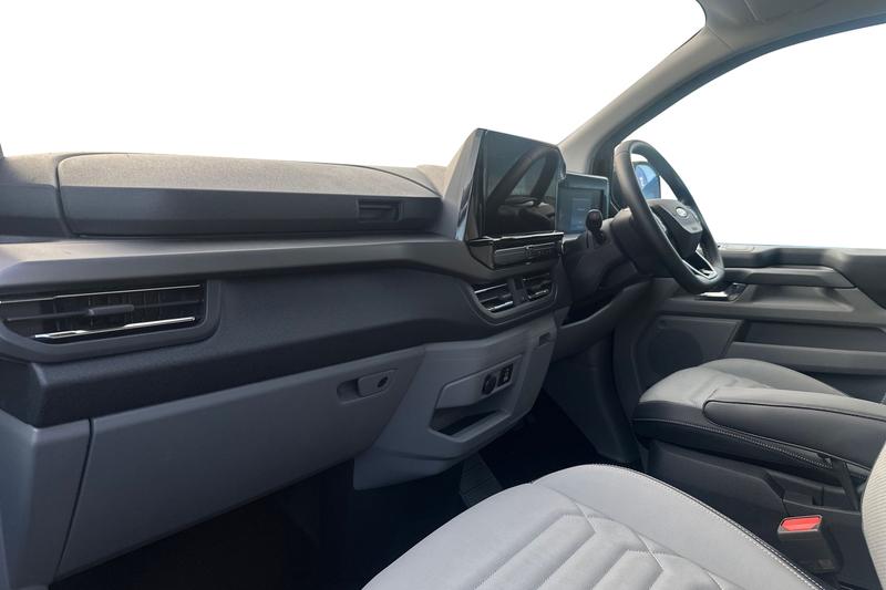 Used Ford E-Tourneo Custom 2025 for sale - 76920046: Photo 3