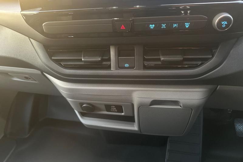 Used Ford E-Transit 2025 for sale - 76835520: Photo 19