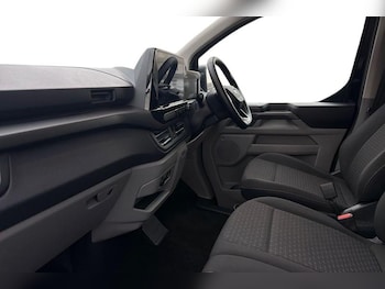 Used Ford Tourneo Custom 2025 for sale - 76545249: Photo