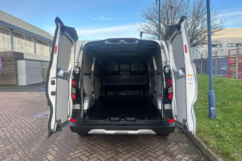 Used Ford Transit Custom 2025 for sale - 76968511: Photo 6