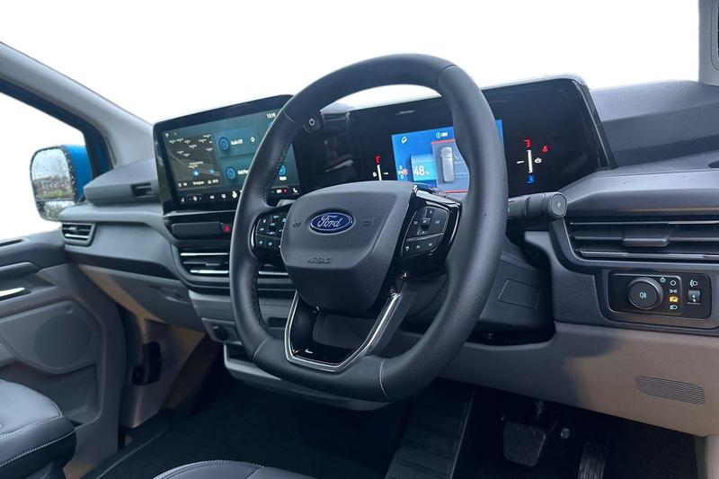 Used Ford E-Tourneo Custom 2025 for sale - 76862393: Photo 14
