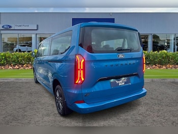 Used Ford E-Tourneo Custom 2025 for sale - 76862393: Photo