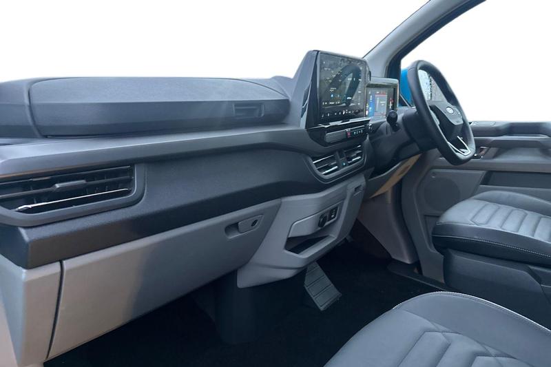 Used Ford E-Tourneo Custom 2025 for sale - 76862393: Photo 3