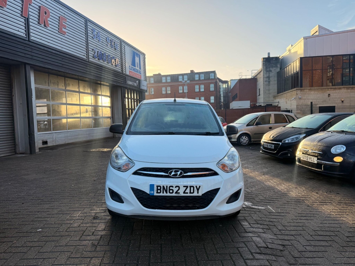 Used Hyundai i10 2012 for sale - 77396200: Photo 2