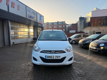 Used Hyundai i10 2012 for sale - 77396200: Photo
