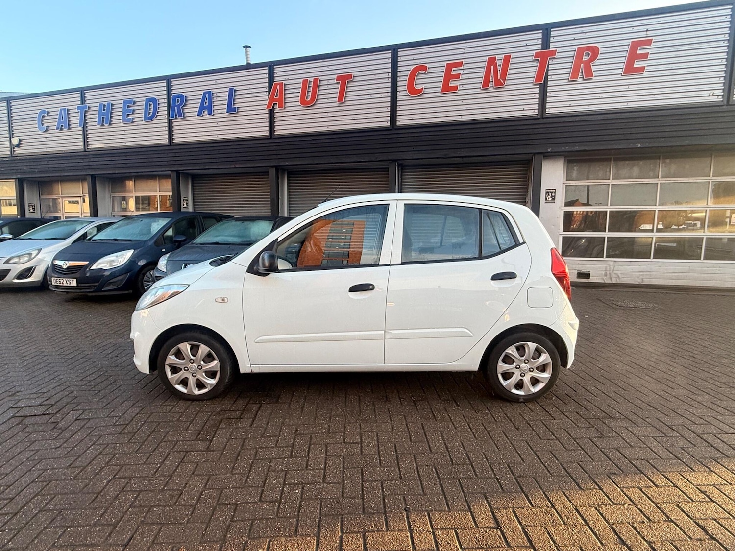 Used Hyundai i10 2012 for sale - 77396200: Photo 4