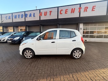 Used Hyundai i10 2012 for sale - 77396200: Photo