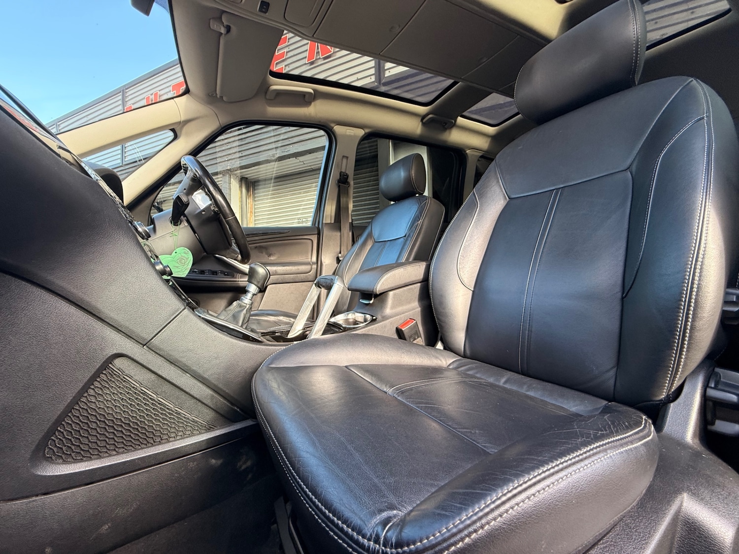 Used Ford Galaxy 2011 for sale - 76392241: Photo 16