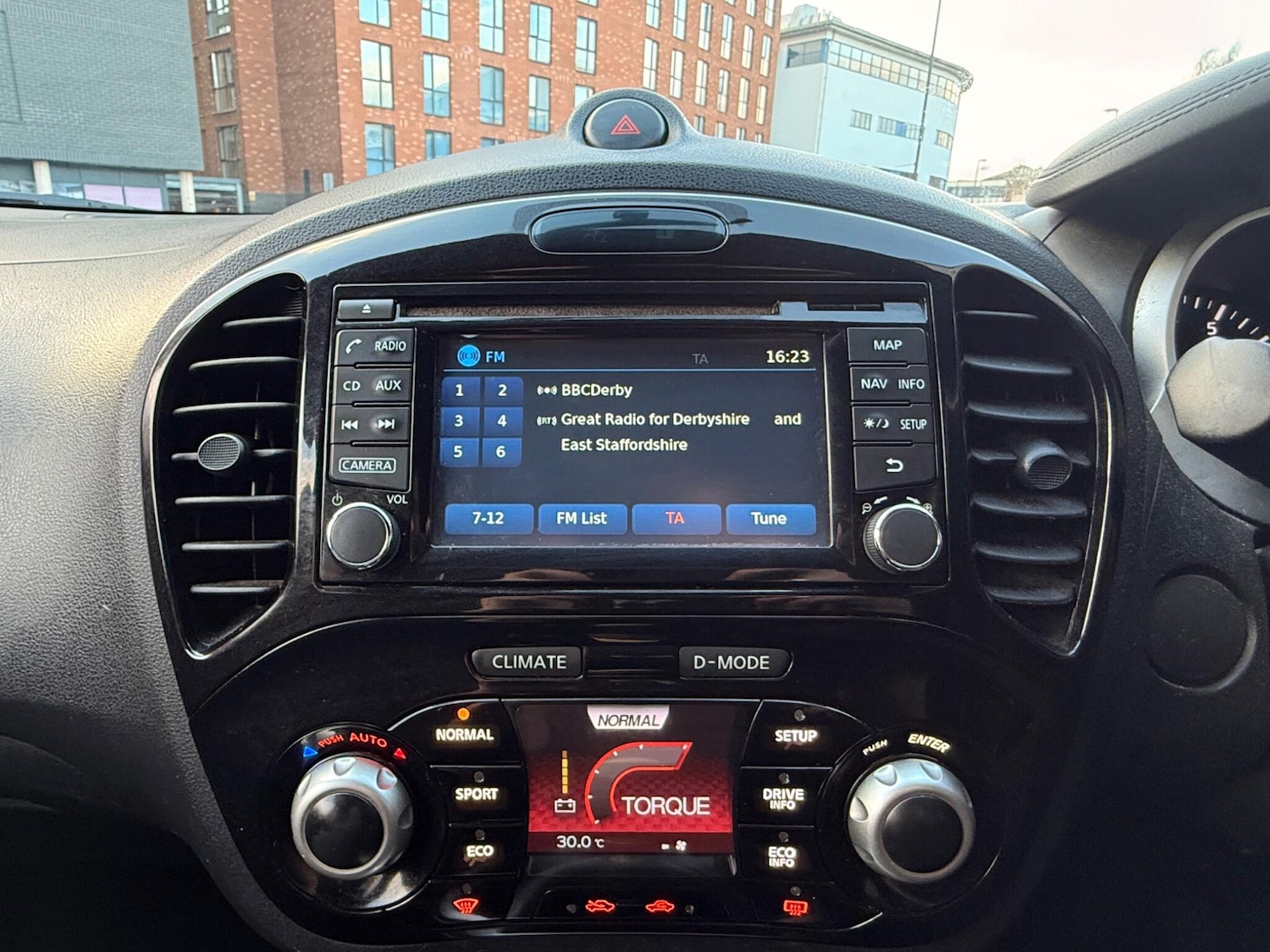 Used Nissan Juke 2015 for sale - 77671136: Photo 15