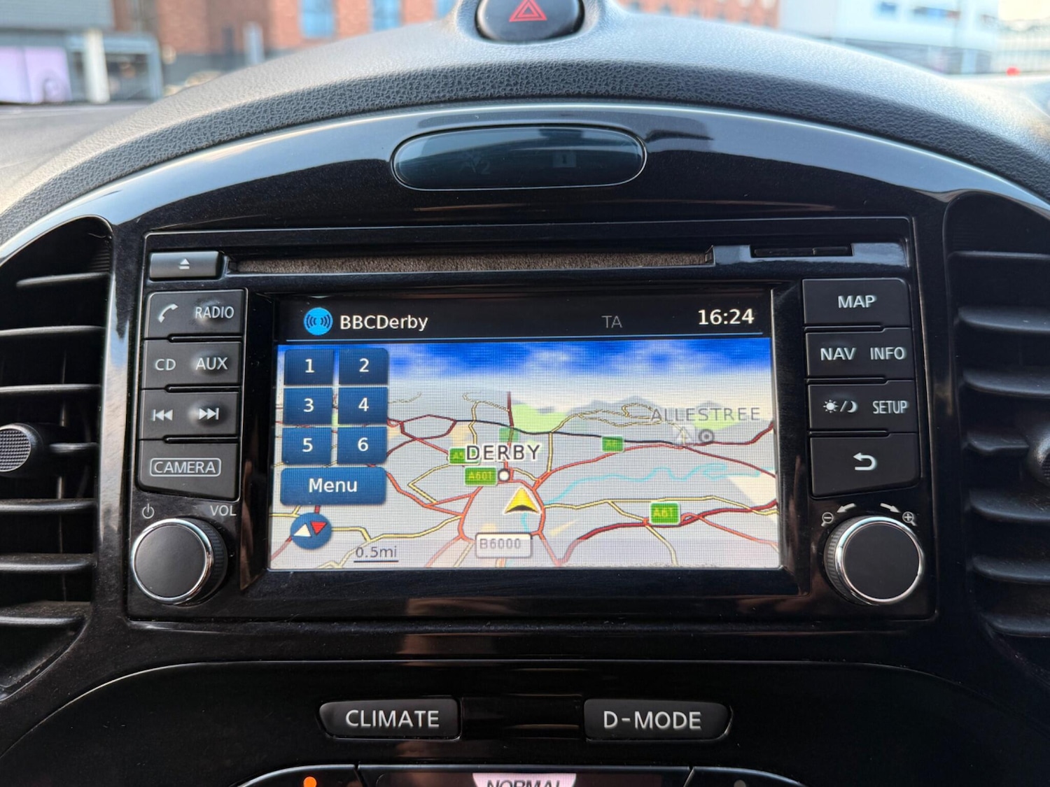 Used Nissan Juke 2015 for sale - 77671136: Photo 17