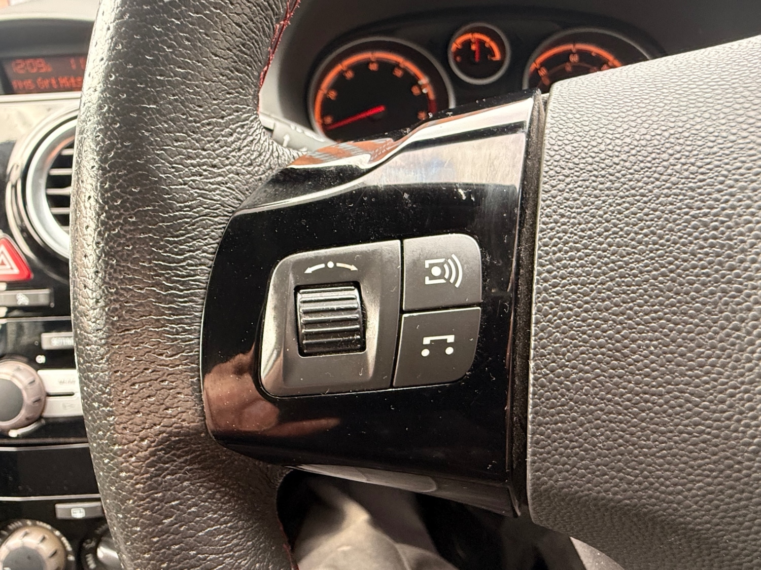 Used Vauxhall Corsa 2013 for sale - 76206224: Photo 21