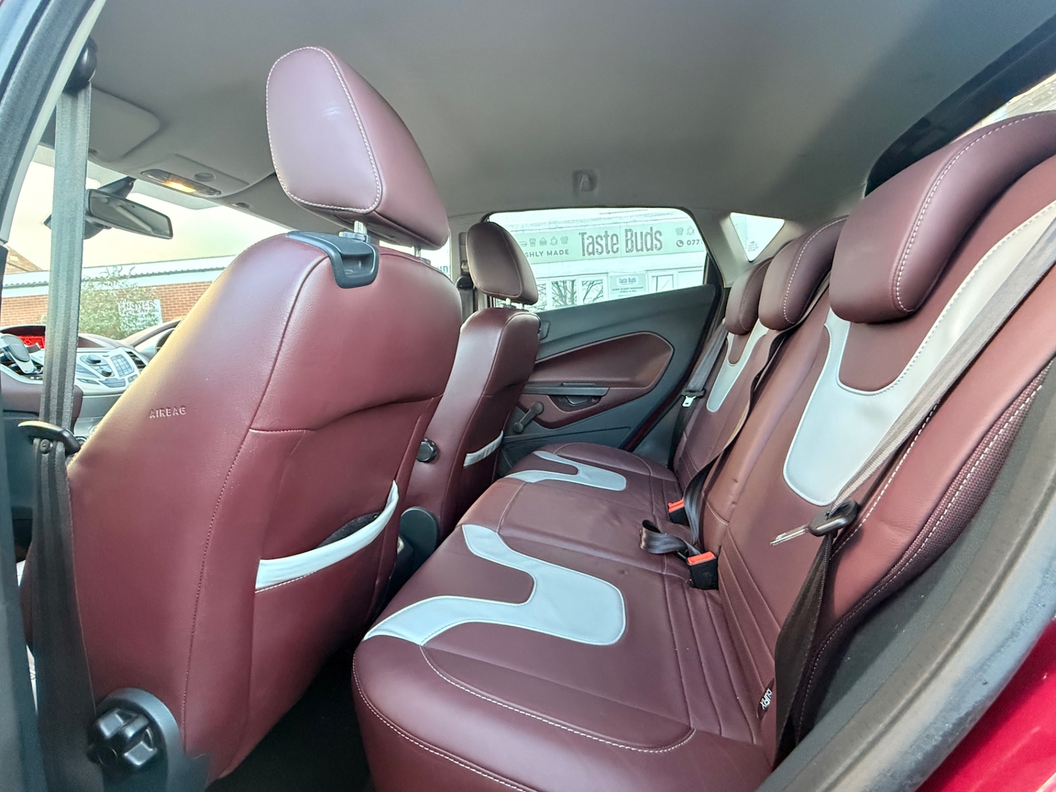 Used Ford Fiesta 2010 for sale - 76684045: Photo 12