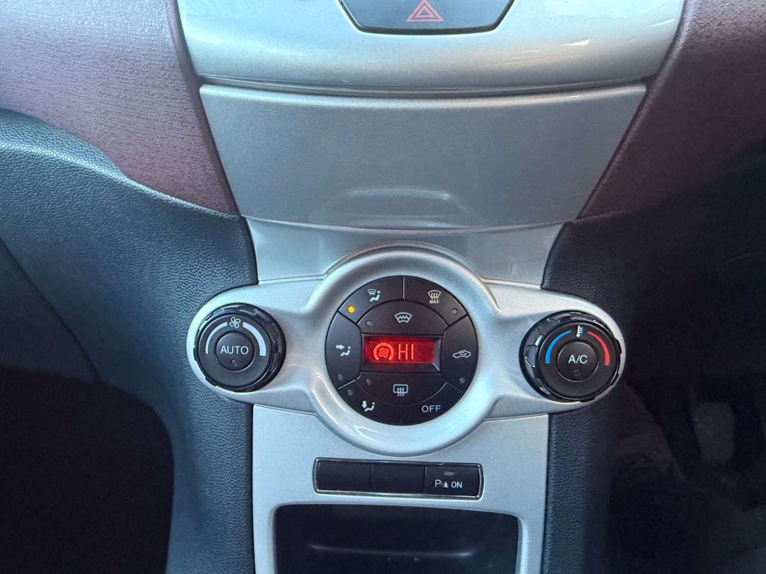 Used Ford Fiesta 2010 for sale - 76684045: Photo 15