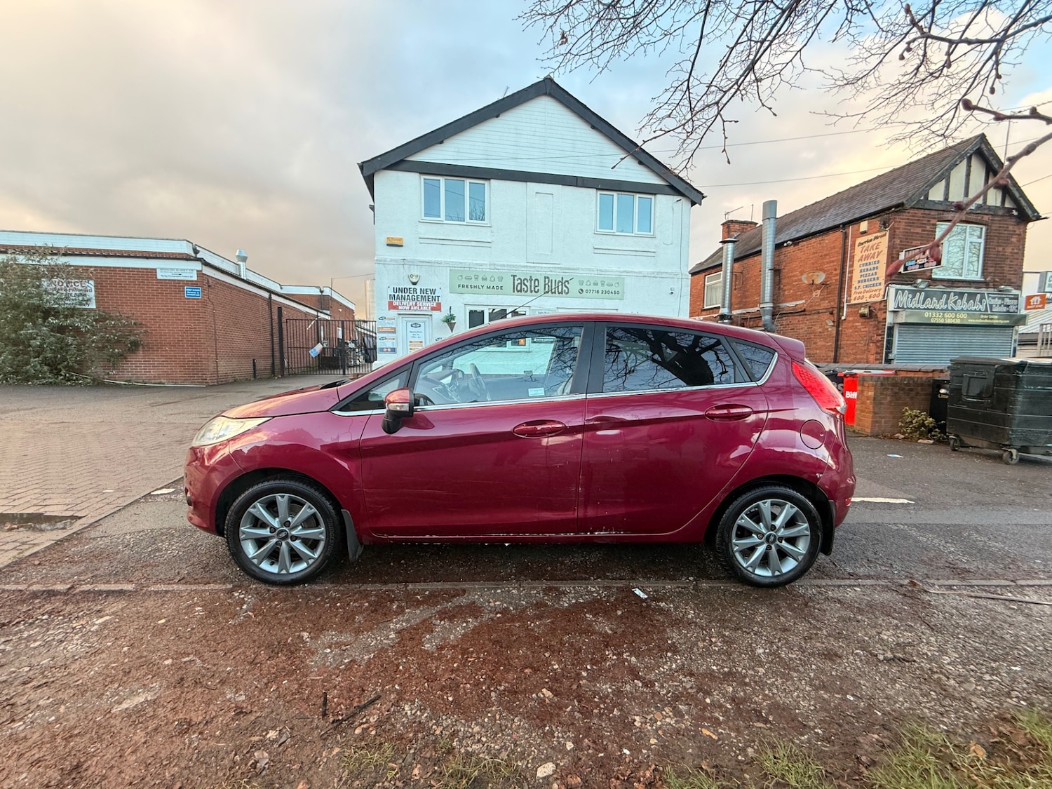 Used Ford Fiesta 2010 for sale - 76684045: Photo 4