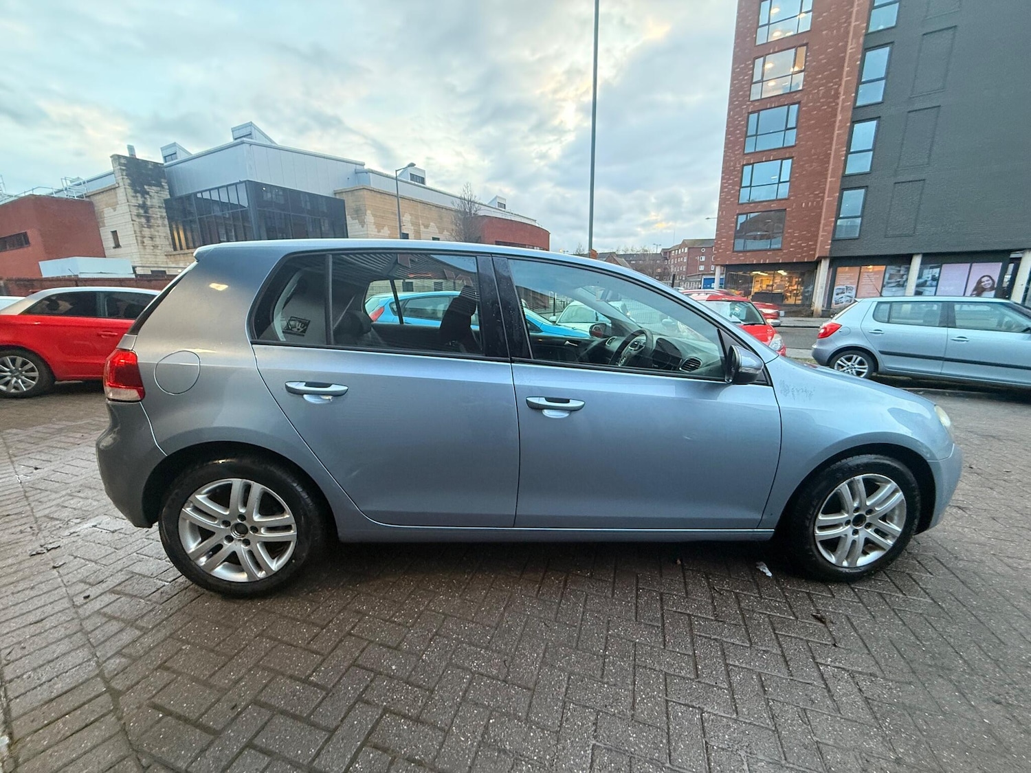 Used Volkswagen Golf 2009 for sale - 77191052: Photo 9