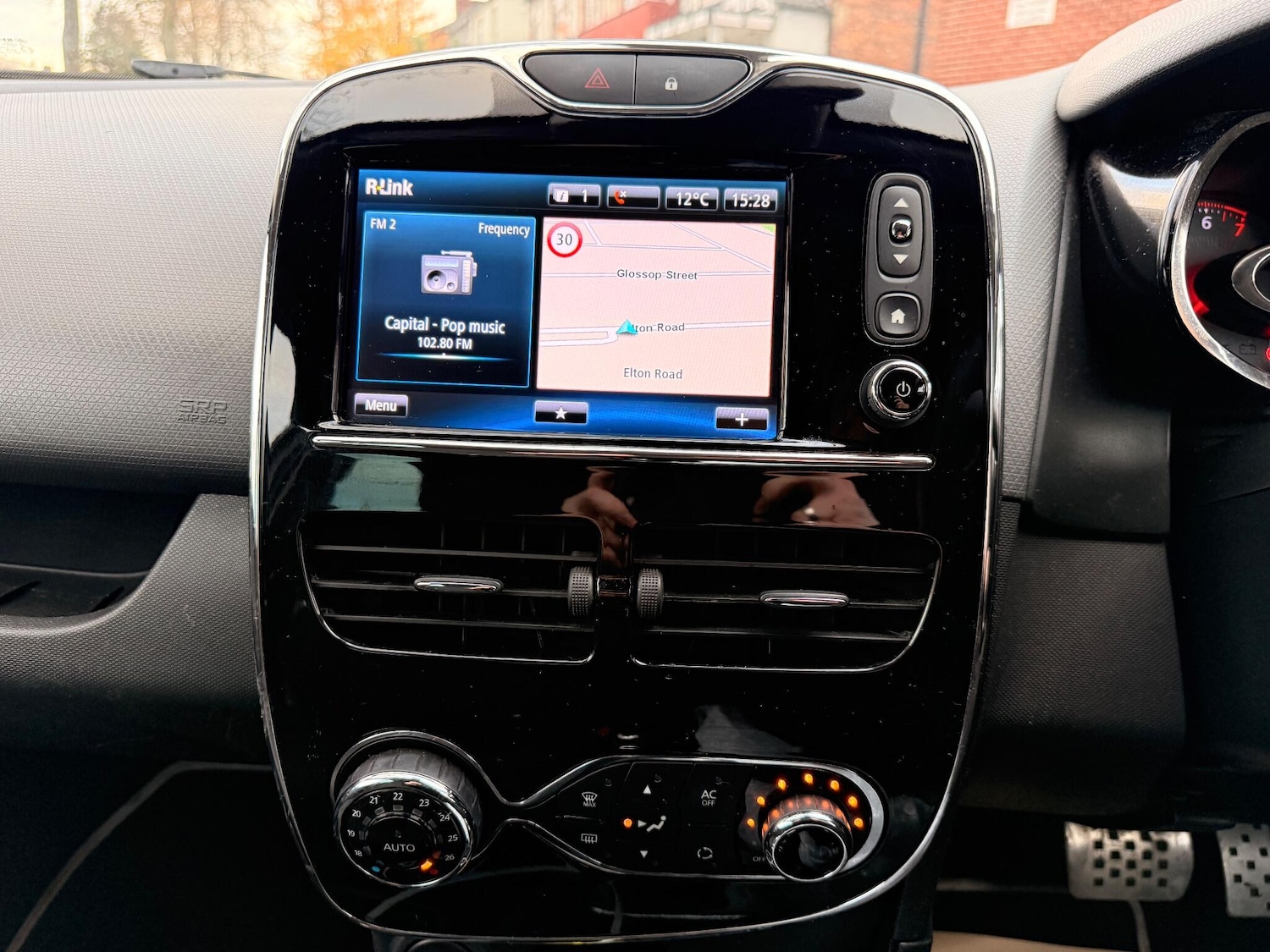 Used Renault Clio 2014 for sale - 76521551: Photo 15