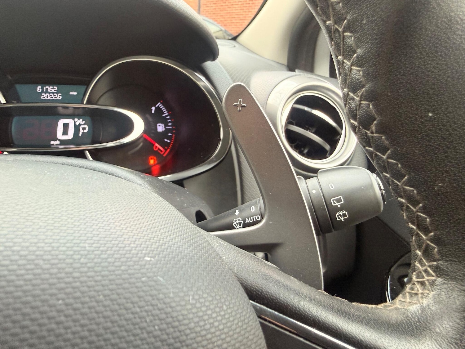 Used Renault Clio 2014 for sale - 76521551: Photo 30