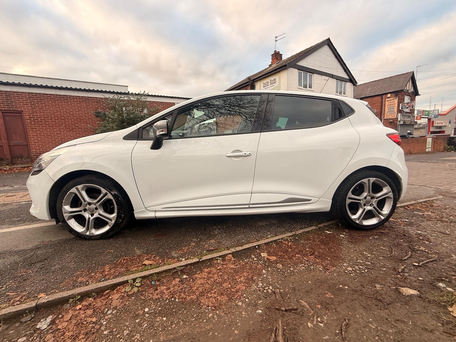 Used Renault Clio 2014 for sale - 76521551: Photo 4