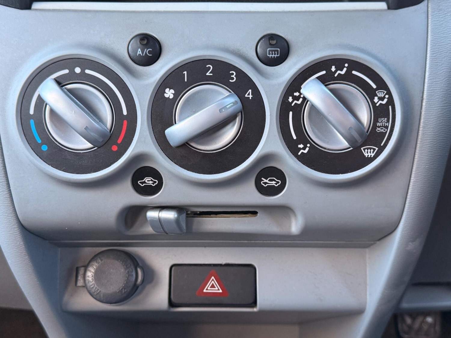 Used Nissan Pixo 2010 for sale - 77238185: Photo 15