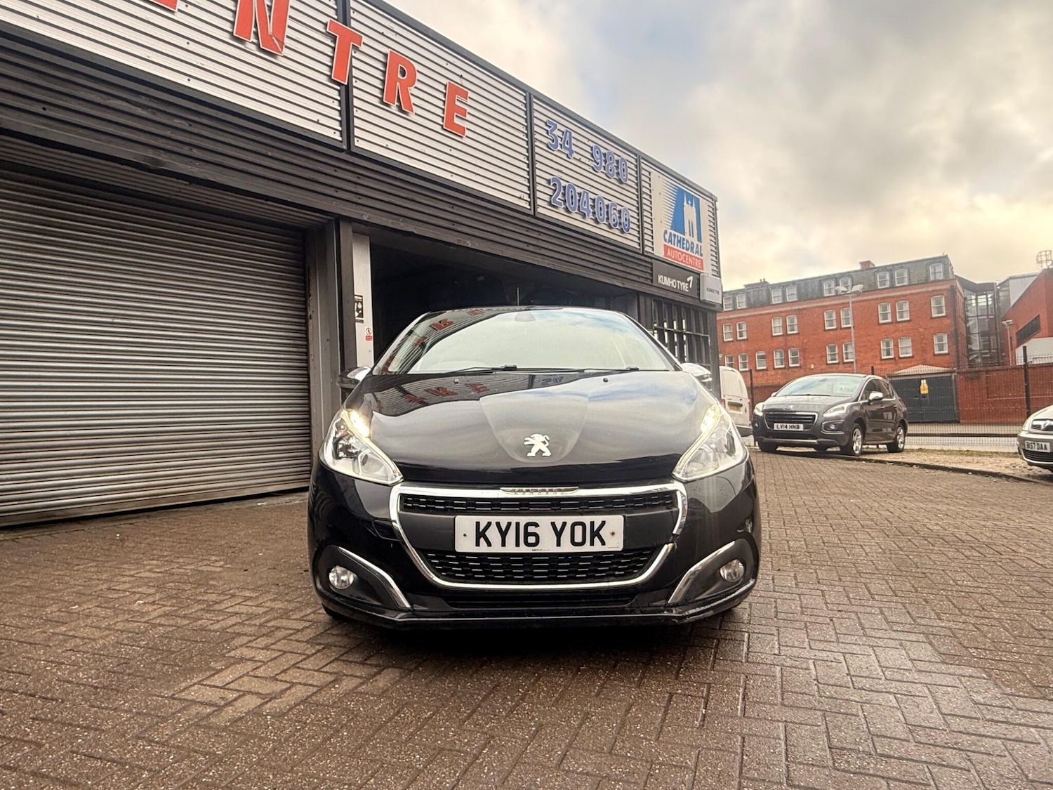 Used Peugeot 208 2016 for sale - 77440893: Photo 2